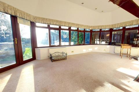 3 bedroom detached bungalow for sale, Astley Burf, Stourport-On-Severn