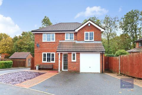 4 bedroom detached house to rent, Farrier Close, Orchard Heights, Ashford, TN25