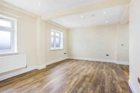 2 bedroom apartment to rent, Westmead Road, Sutton SM1