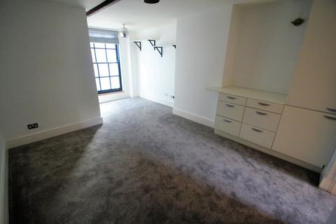 2 bedroom maisonette to rent, Oakfield Place, Clifton