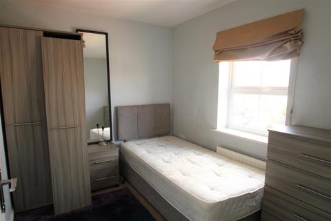 1 bedroom in a house share to rent, Circus Square, Colchester