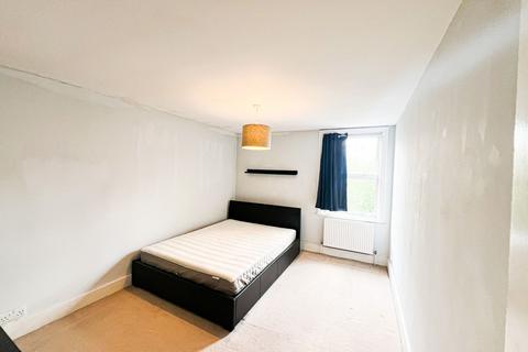 3 bedroom house to rent, Liverpool Road, London, E10