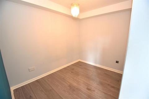 Studio to rent, Parklands, Rochford