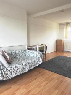 2 bedroom flat for sale, Mead Court, London NW9