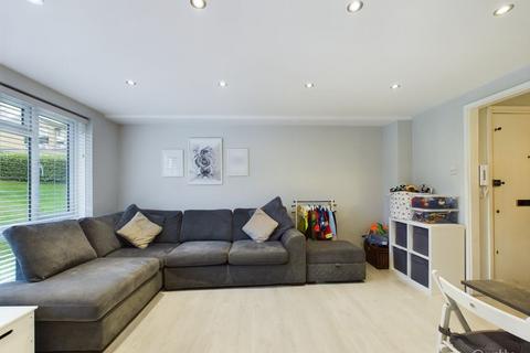 79 Middlefields, Croydon, CR0 9LG
