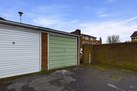 79 Middlefields, Croydon, CR0 9LG