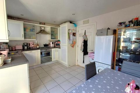 3 bedroom terraced house for sale, Roundhouse Crescent, Peacehaven