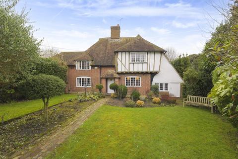 4 bedroom detached house for sale, Luton Cottage, The Street, Selling