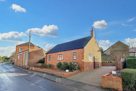 4 bedroom detached house for sale, Station Road, Woodford Halse, NN11 3RB