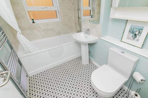 2 bedroom flat to rent, Shelbourne Road, tottenham, london