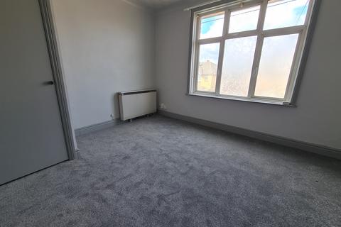 2 bedroom flat to rent, Warren Avenue, Southampton SO16