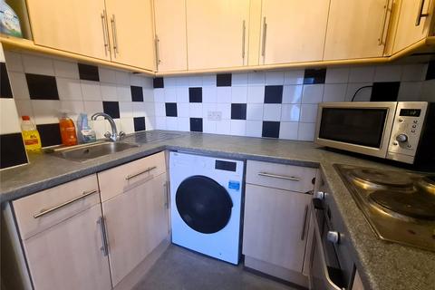 2 bedroom flat to rent, Warren Avenue, Southampton SO16