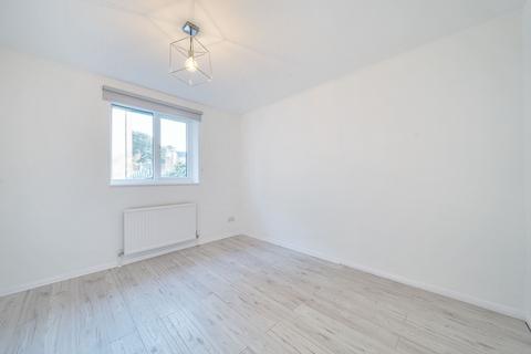 2 bedroom end of terrace house to rent, Hanover Street Croydon CR0