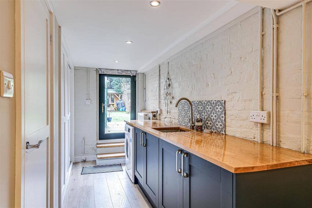 14 Utility room.jpg