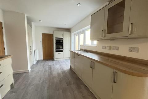 1 Hall Road, Rolleston On Dove, Burton-on-trent, DE13 9BX