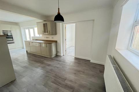 1 Hall Road, Rolleston On Dove, Burton-on-trent, DE13 9BX