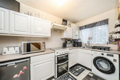 2 bedroom terraced house for sale, Southerngate Way, London SE14