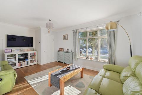 5 bedroom end of terrace house for sale, Thornfield Road, Banstead