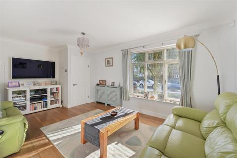 7 Thornfield Road, Banstead, SM7 2HX