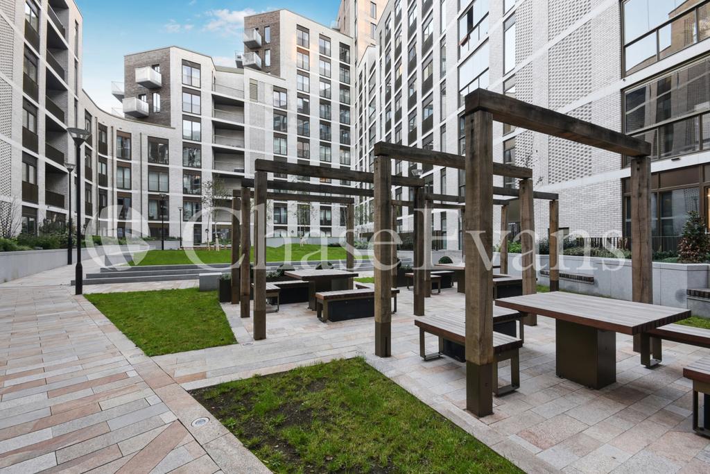 Communal Terrace - M