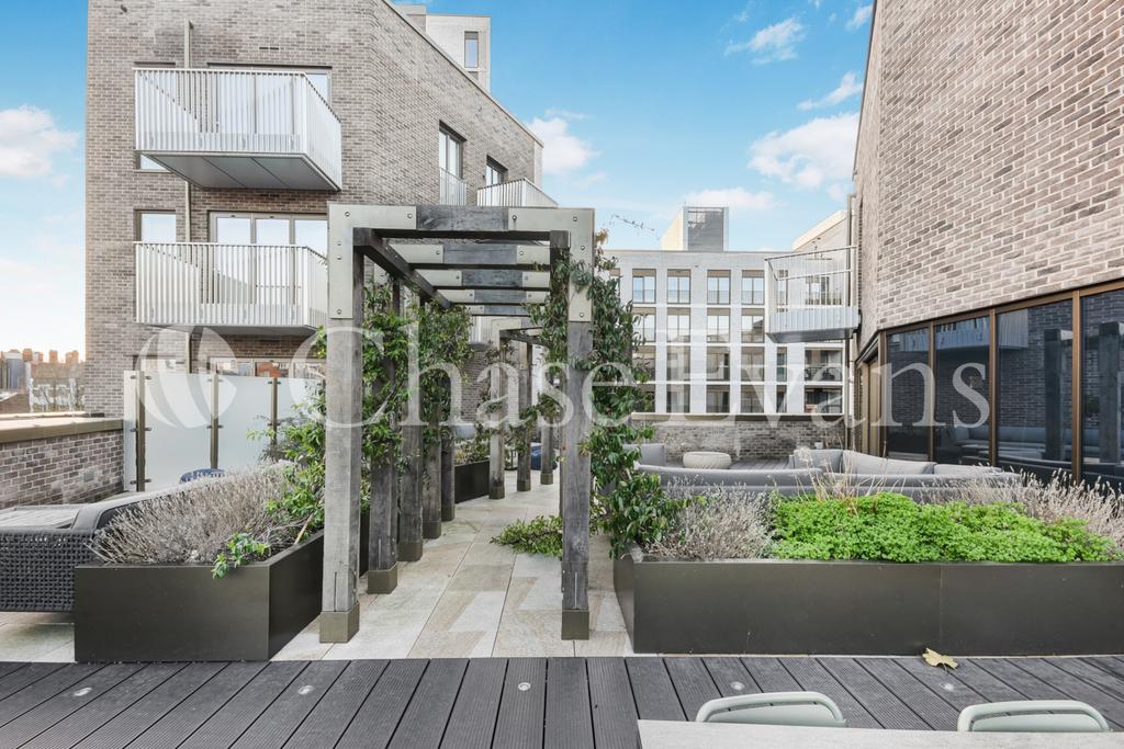 Communal Terrace - M