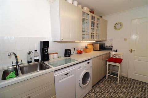 39 Links Drive, Bexhill-on-sea, TN40 1TE