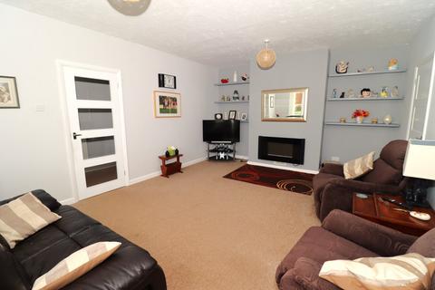 2 bedroom flat for sale, Cowdray Close, Little Common, Bexhill-on-Sea, TN39