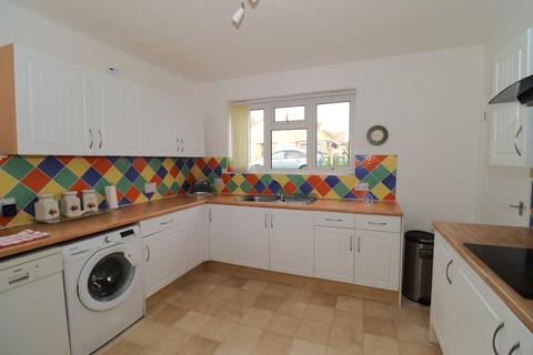 2 bedroom flat for sale, Cowdray Close, Little Common, Bexhill-on-Sea, TN39