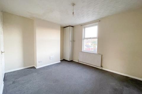 2 bedroom apartment to rent, Lower Range Road, Gravesend, Kent, DA12 2QL