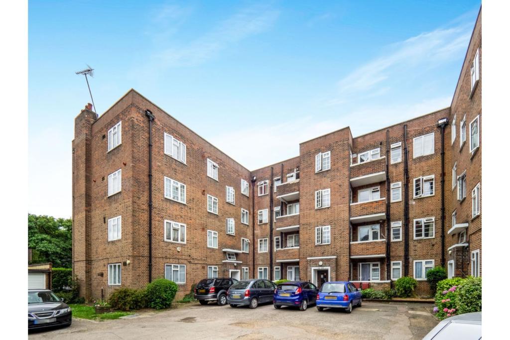Modern 2-Bedroom Apartment in a Prime Location
