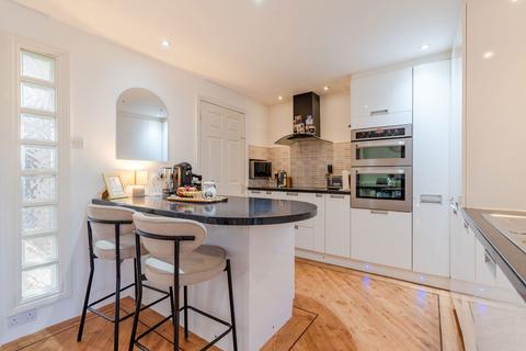 1 Denley Close, Bishops Cleeve, Cheltenham, GL52 8EG