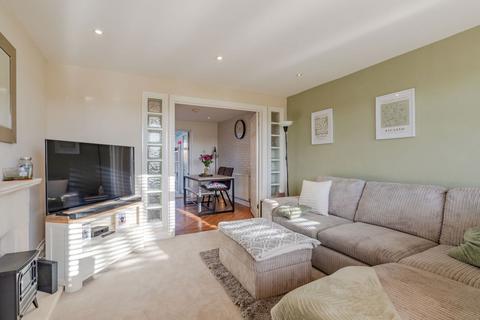 1 Denley Close, Bishops Cleeve, Cheltenham, GL52 8EG