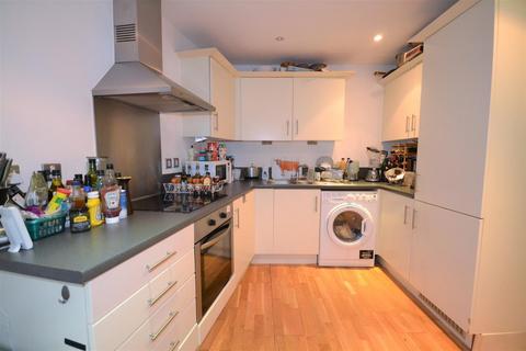 3 bedroom apartment for sale, 31 Chapter Way, Colliers Wood SW19