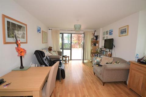 3 bedroom apartment for sale, 31 Chapter Way, Colliers Wood SW19