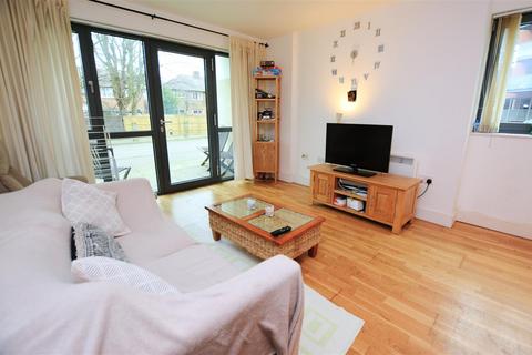 3 bedroom apartment for sale, 31 Chapter Way, Colliers Wood SW19