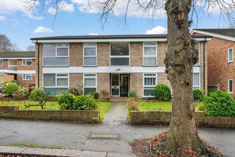 Flat 3, 25 Brambledown Road, Wallington, SM6 0TH