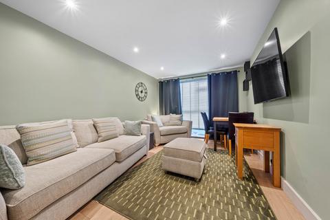 Flat 3, 25 Brambledown Road, Wallington, SM6 0TH