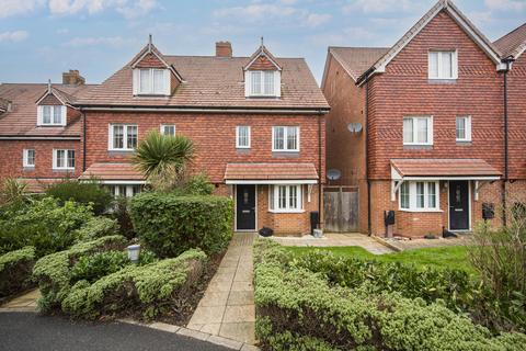 4 bedroom semi-detached house for sale, Treetops Way, Heathfield