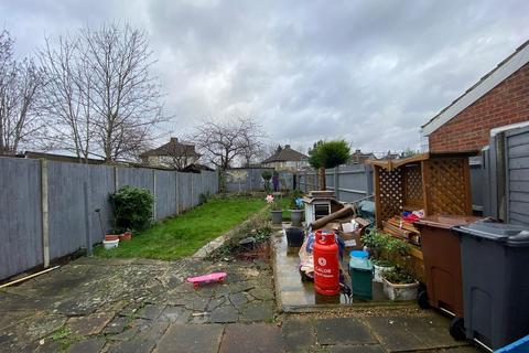 3 bedroom semi-detached house for sale, West Road, Feltham