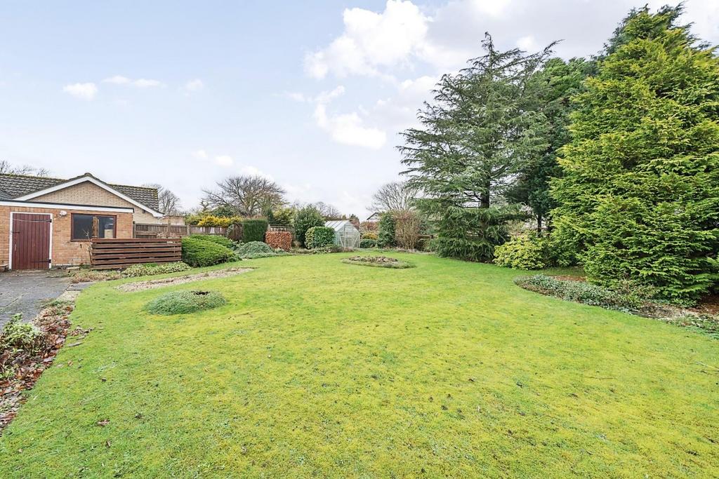 REAR GARDEN.jpg