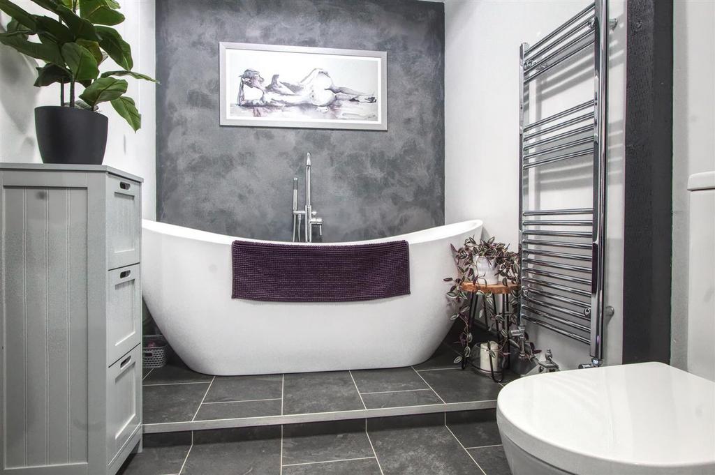 Downstairs bathroom.jpg
