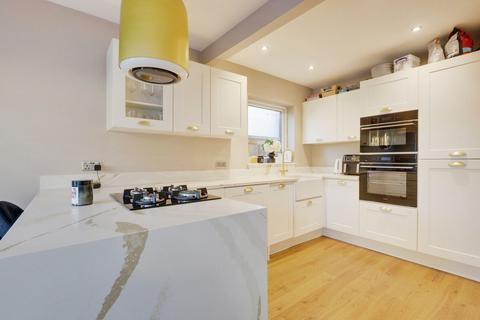 2 bedroom semi-detached bungalow for sale, Common Lane, Benfleet, SS7