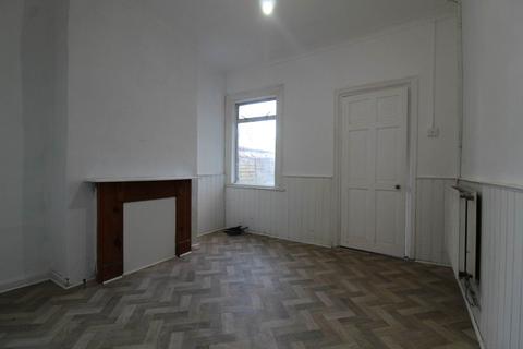 3 bedroom terraced house to rent, Hartley Road, Luton LU2