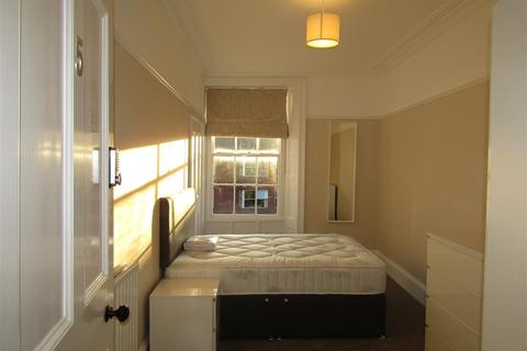 1 bedroom in a house share to rent, Regents Park, Exeter EX1