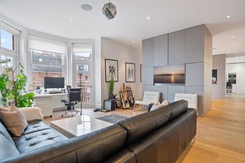 4 bedroom apartment for sale, Langland Gardens, Hampstead, London NW3