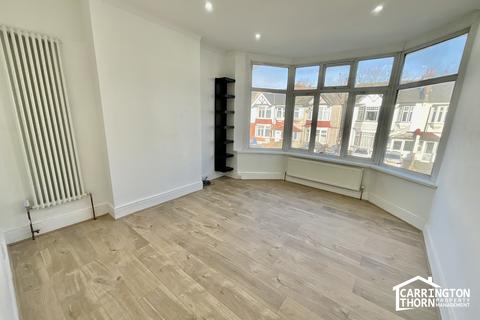 2 bedroom flat to rent, Melfort Road, Thornton Heath, Surrey