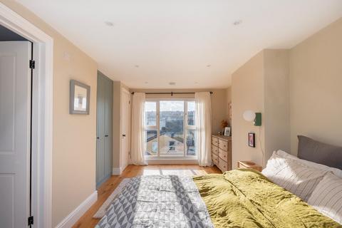 3 bedroom terraced house for sale, Dunford Road, Windmill Hill