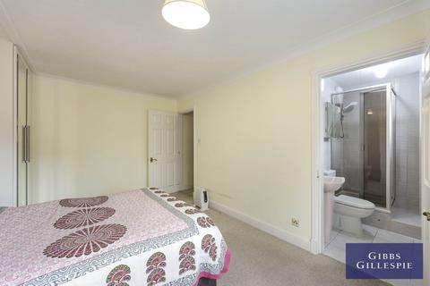 2 bedroom apartment to rent, Winslow Close, Pinner