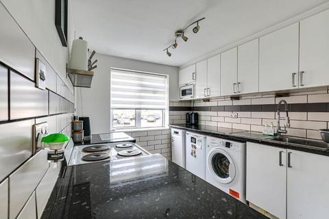 61 Crescent Road, Caterham, CR3 6LH