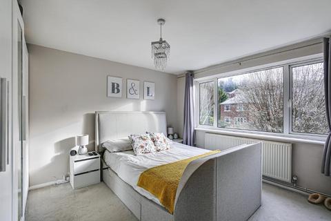 61 Crescent Road, Caterham, CR3 6LH